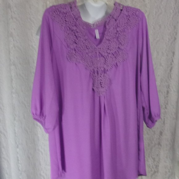 Fu. Gui. xing  Deep Lilac Tunic Blouse With Lace Trim  Easter Ready Plus 2X - Picture 4 of 7